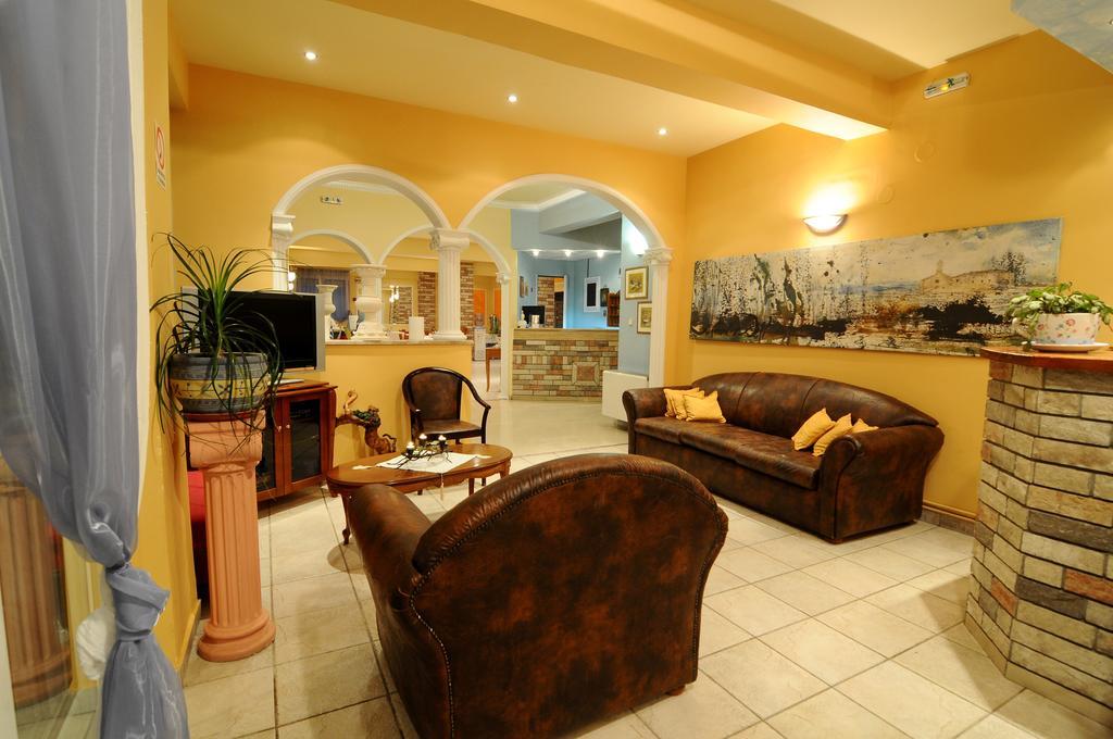 Hotel G.L. Paralía 외부 사진